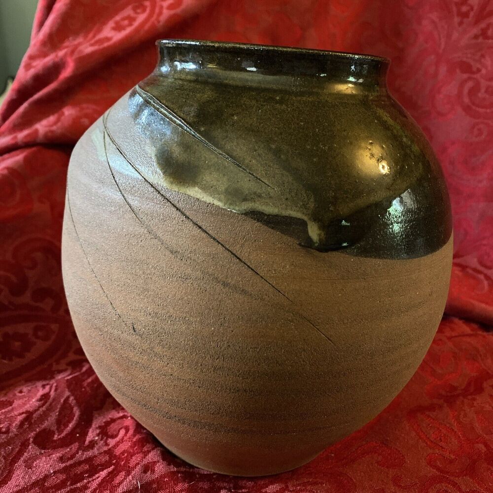 Hand Thrown Art potteryArt Pottery Vase - Picture 4 of 7